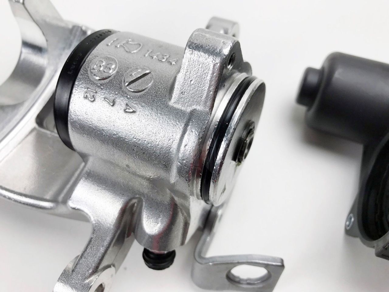 Kaliper Ayar Motoru Arka (6 Diş) Cc 12- Passat 05-15 Tıguan 11-