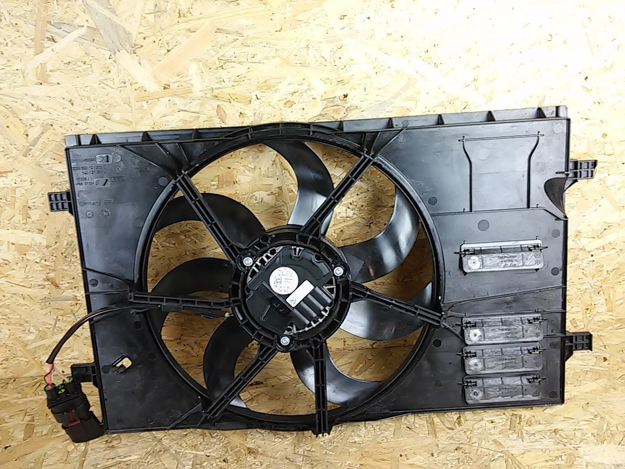 Fan Motoru + Çerçeve Set Passat Golf7 Jetta 2013 Sonrası  1.4Tsı