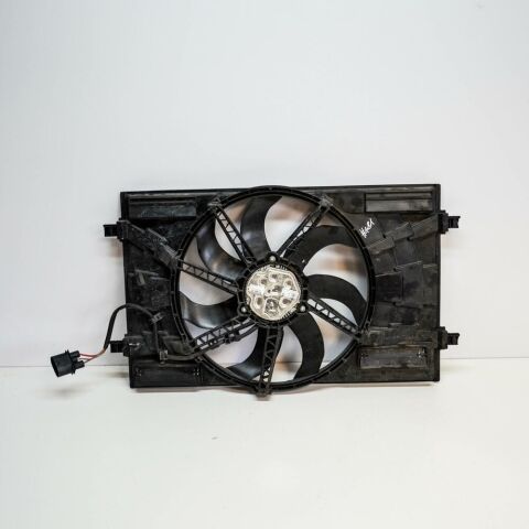 Orijinal Fan Motoru + Çerçeve Set Volkswagen Passat - Golf 7 - Tiguan 1.6 TDI CLH 2013- 5Q0121203