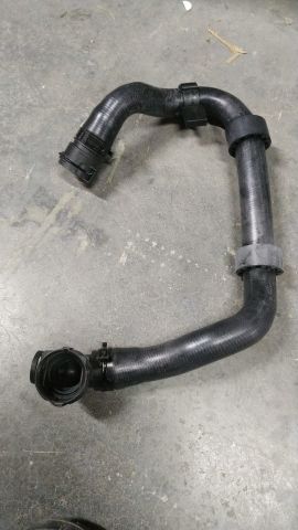 Radyator Su Borusu Alt Vw Golf7 Audı A3 2.0 13 > 5Q0122051CT