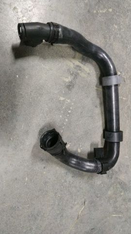 Radyator Su Borusu Alt Vw Golf7 Audı A3 2.0 13 > 5Q0122051CT