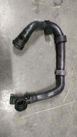 Radyator Su Borusu Alt Vw Golf7 Audı A3 2.0 13 > 5Q0122051CT