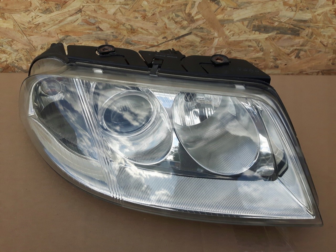 Far Sağ H7 Passat 2001-2005