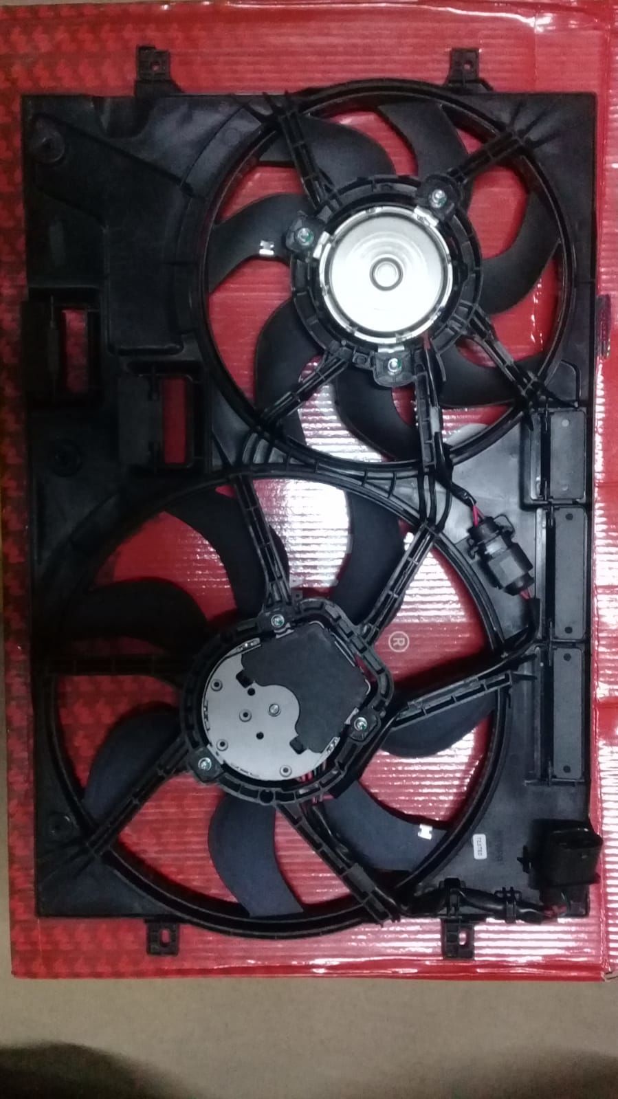 Fan Motoru Davlı (370 Mm+295 Mm-4 Fıs) Vw Arteon 3Q0121205S1