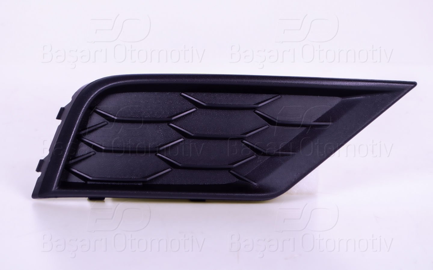 Tampon Izgarası Sag Sıssız Sensorsuz Vw Tıguan  5NA8536669B9
