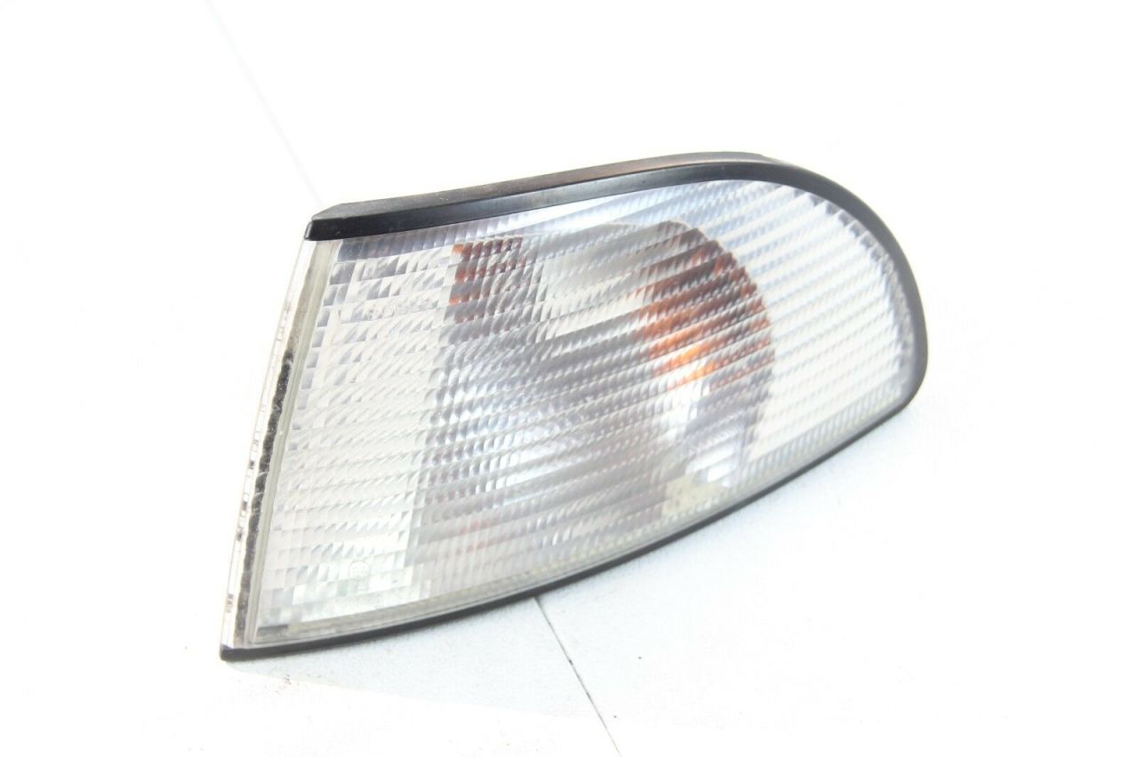 Sınyal Lambası Sol A4 96-99 Depo 8D0953049A
