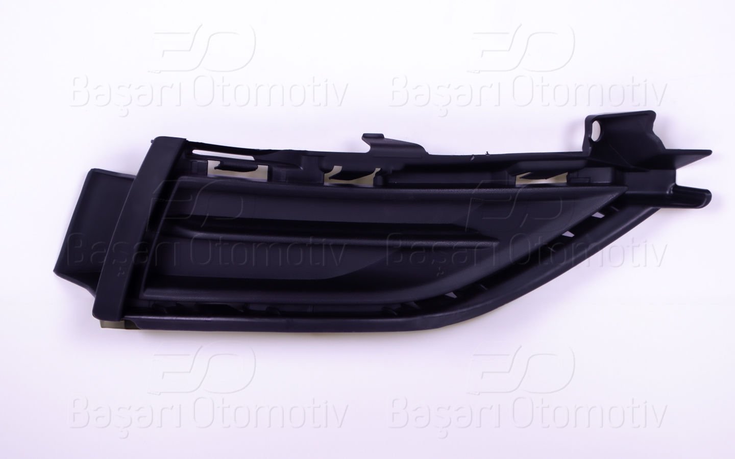 Tampon Izgarası Sol Sıssız Vw Golf7.5 17-20 5G0853211G9B9