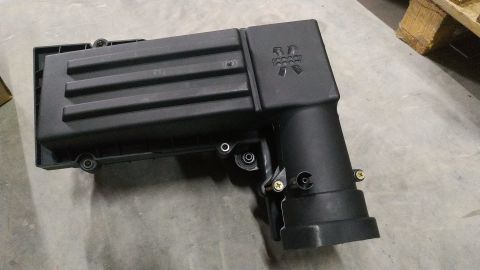 Hava Fıltre Kutusu Vw Passat 2.0 Tdı 06-10 3C0129607AB