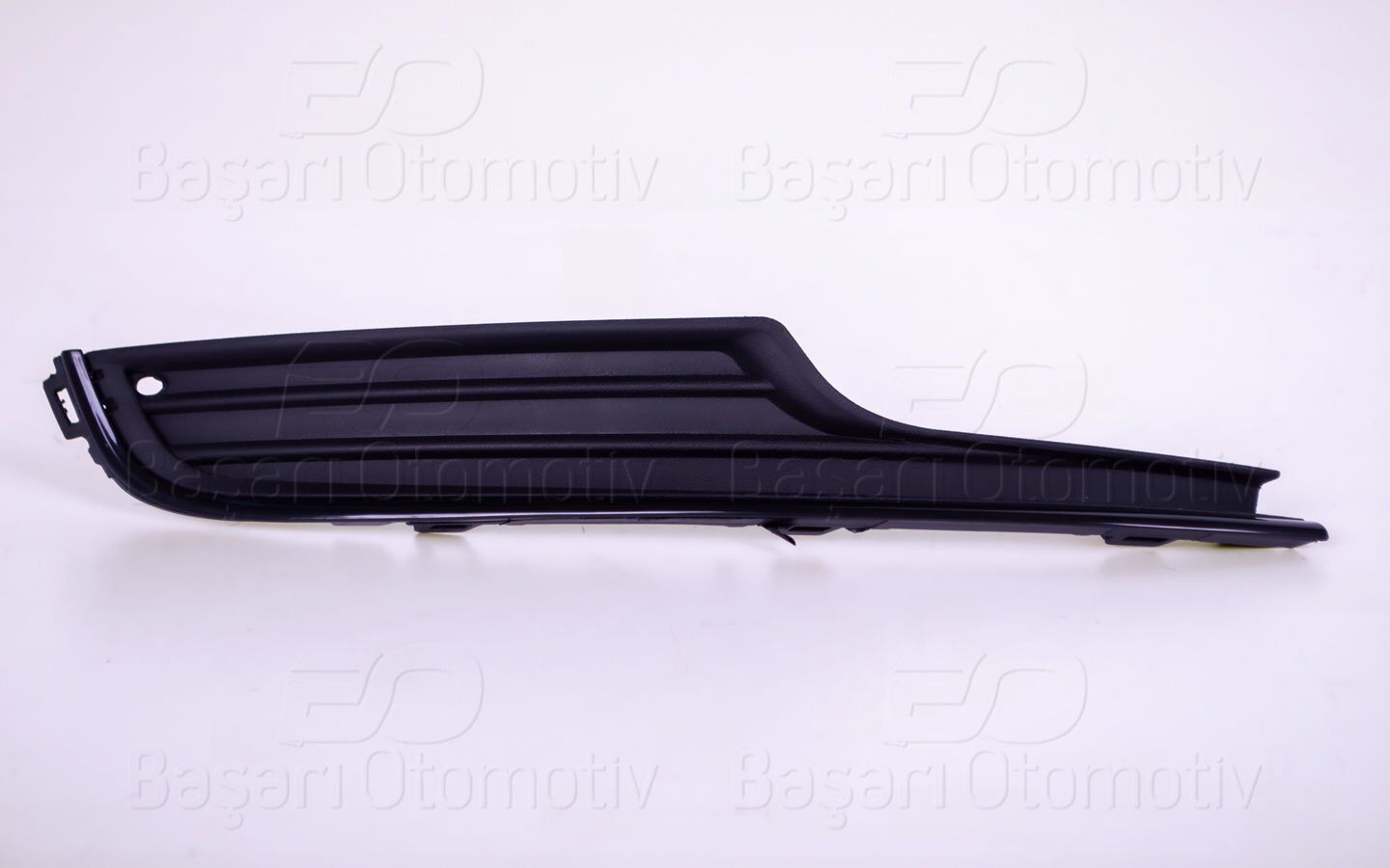 Tampon Izgarası Ön Alt Sağ VW Golf 7 2013-2018 5G08536669B9