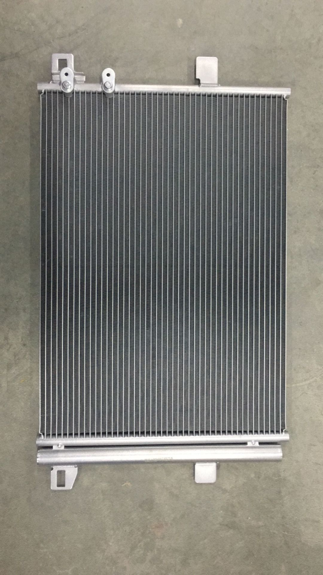 Klıma Radyatoru Mt-At 650X452 Mm Vw Amarok 2.0 Bı 2H0820411A
