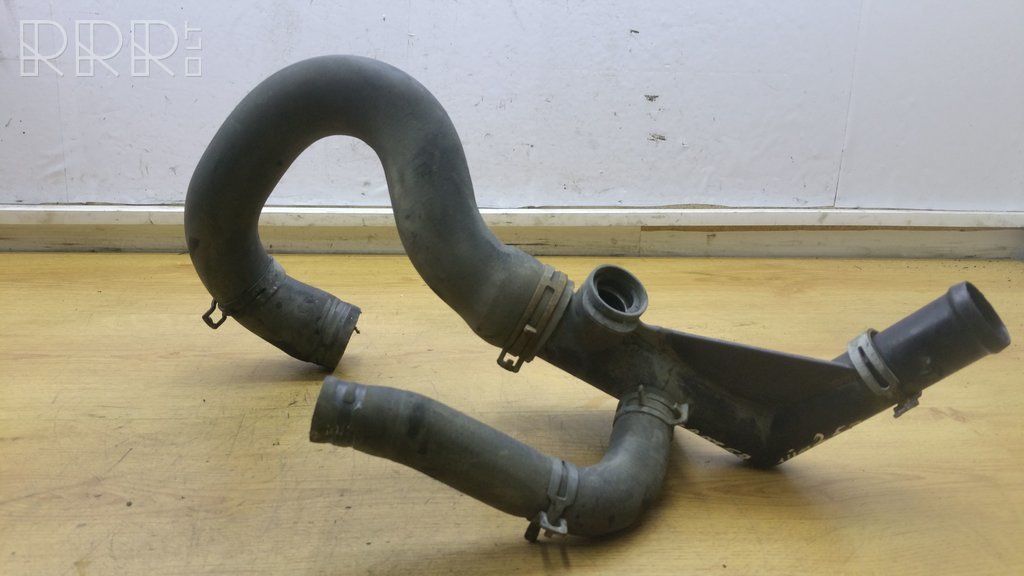 Su Borusu Plastık Vw Crafter 2.5 Tdı 06 > 076121050A