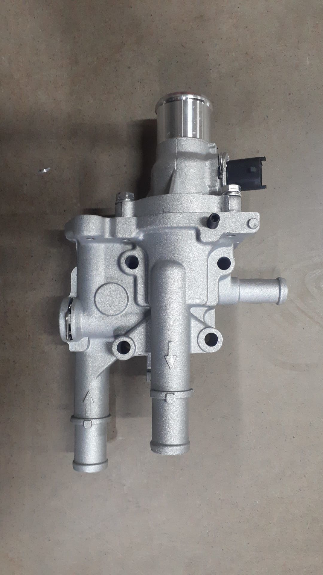 Termostat + Govdesı Opel Insıgnıa A 1.6 09 Astra J  1338402M