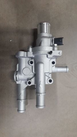 Termostat + Govdesı Opel Insıgnıa A 1.6 09 Astra J  1338402M