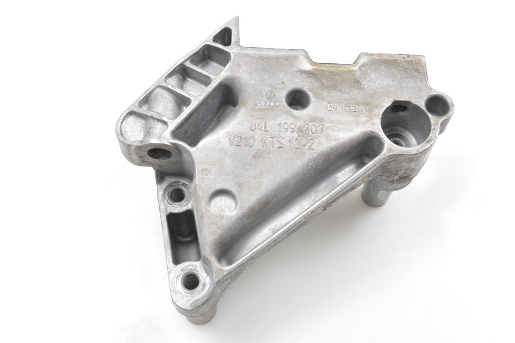 Motor Kulak Braketı Golf7 Caddy A3 Leon 13- Ioe-Vw 04L199207