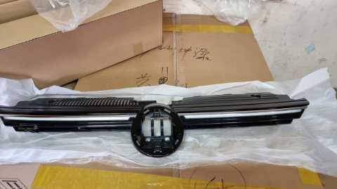 Volkswagen Golf8 LEDLİ Ön Panjur 2020- - R - 5H0853651AB