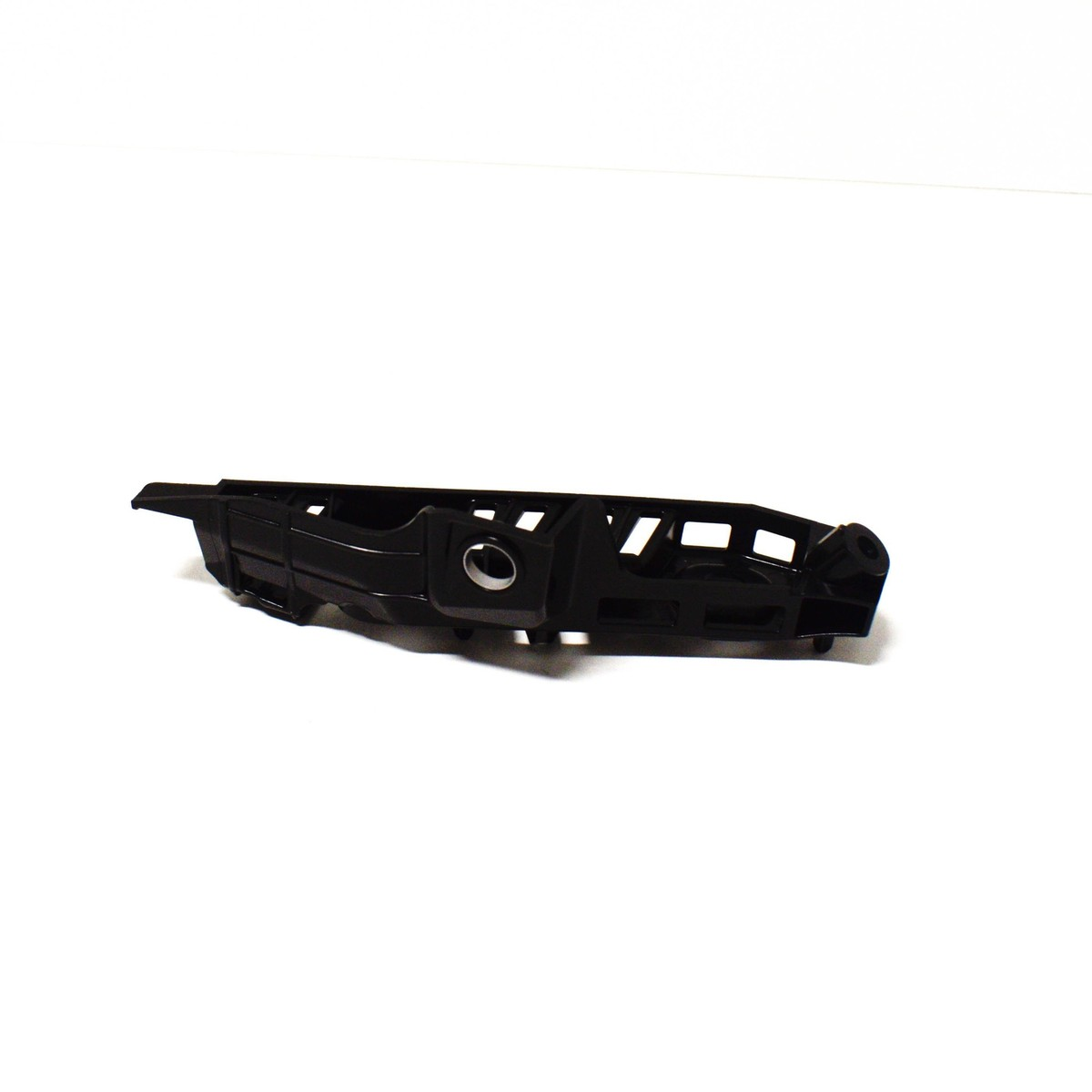 Ön Tampon Braketi Sağ VW Passat B8 2019-2024 3G0807049A