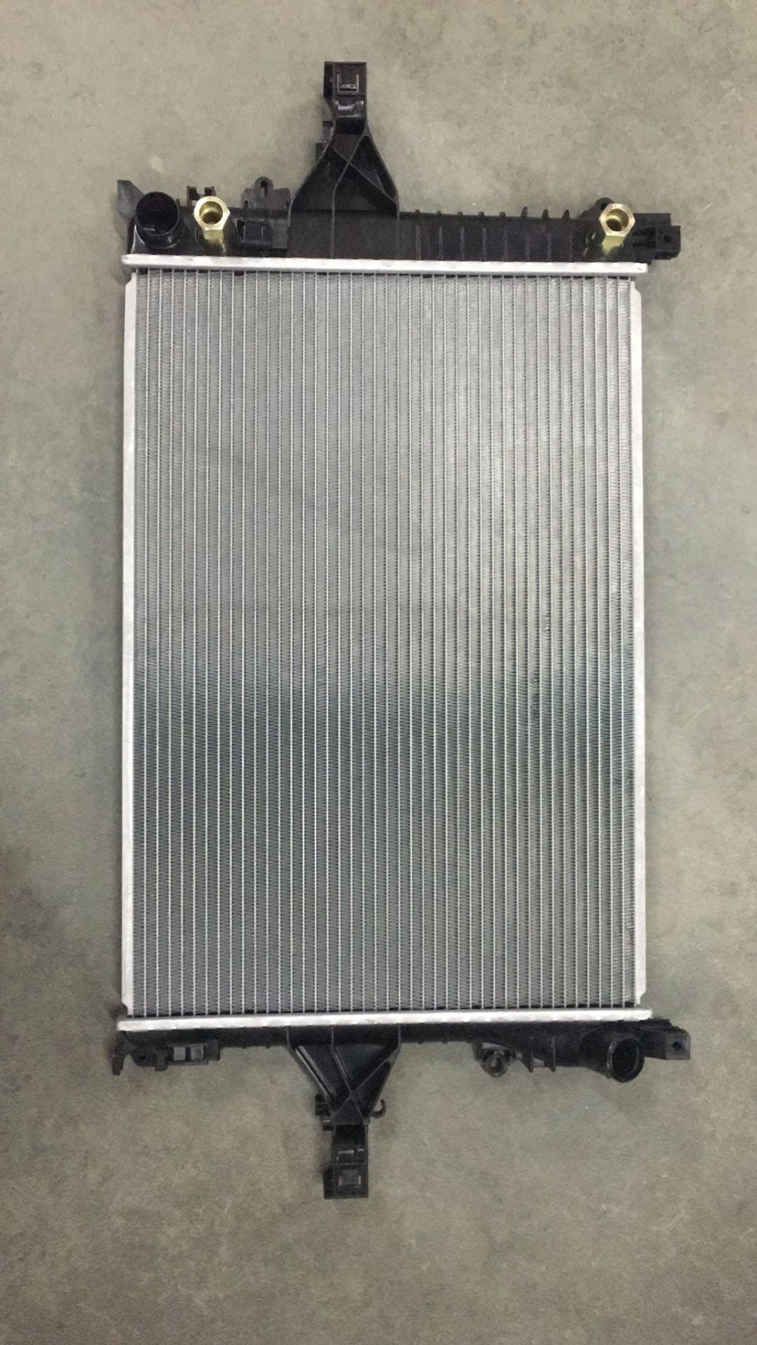 Su Radyatoru Brazıng At 620X418x32 Mm Volvo S60 S80  8602539