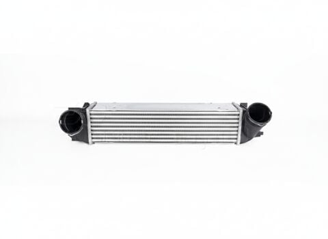 Turbo Radyatörü Intercooler Bmw 1 Serisi E82 E88 - 3 Serisi E90 E91 E92 E93 - Z4 E89 06-16 17517540035