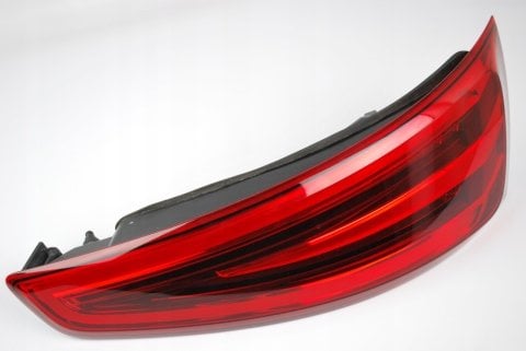Stop Lambası Sag Q3 11- Depo 8U0945094A