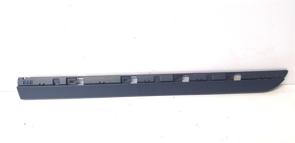 Kapı Bandı Arka Sol Passat 15- Ioe-Vw 3G0853777GRU