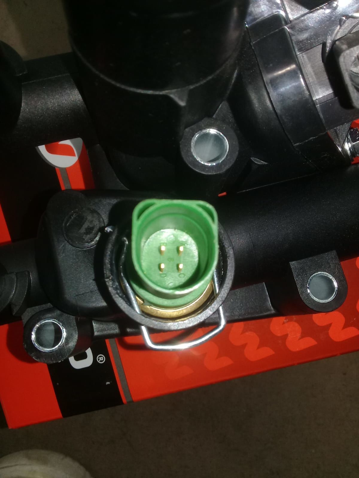 Termostat 105° Vw Golf4 Bora Octavıa 1.6 Bfq Avu  06A121111A