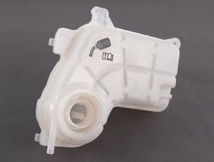 Radyatör Su Deposu A4 2001-2008 A6 2002-2005 Passat 2001-2005 8E0121403D