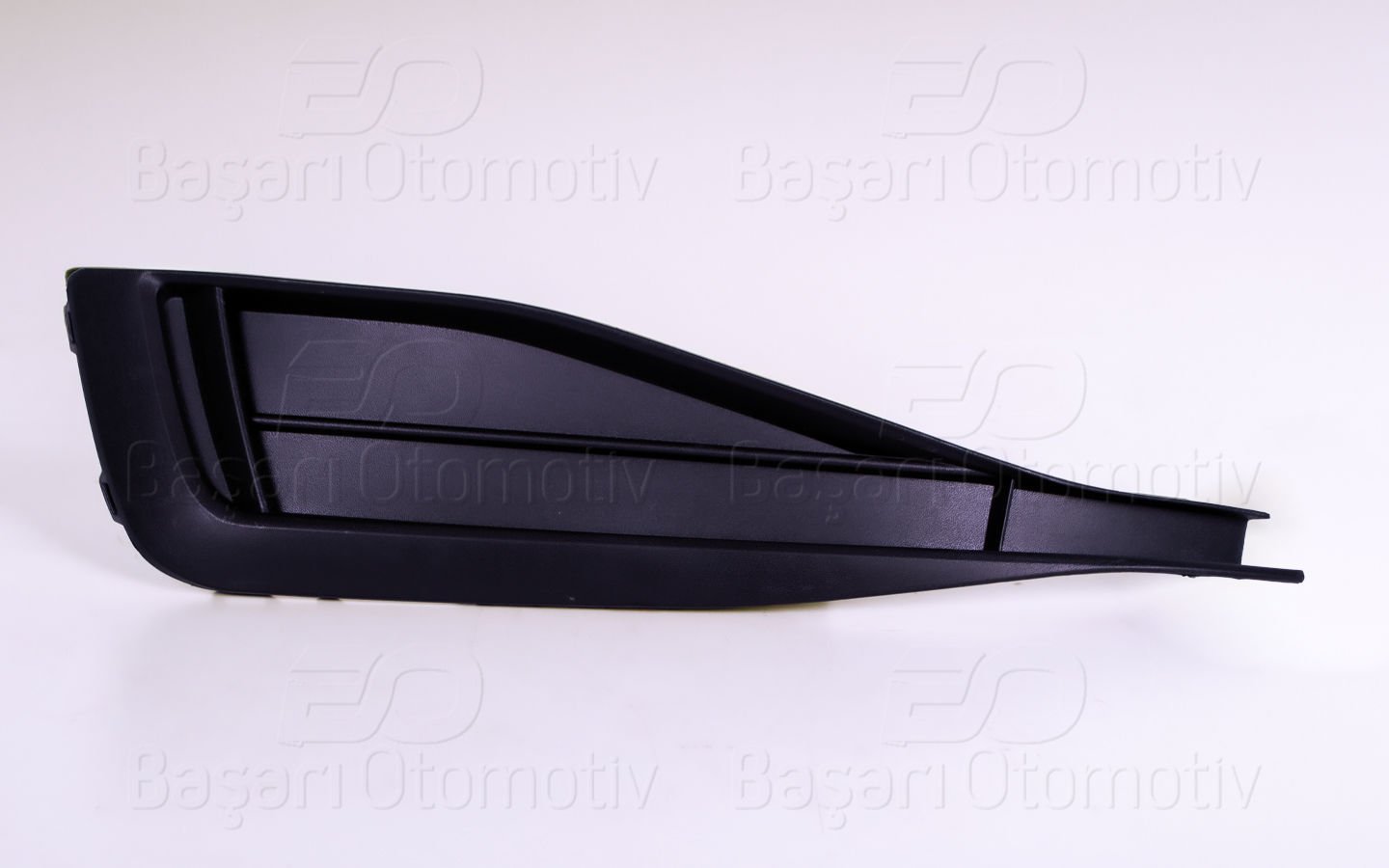 Tampon Izgarası Sol Sıssız Puturlu Sıyah Vw Passat 19 294388
