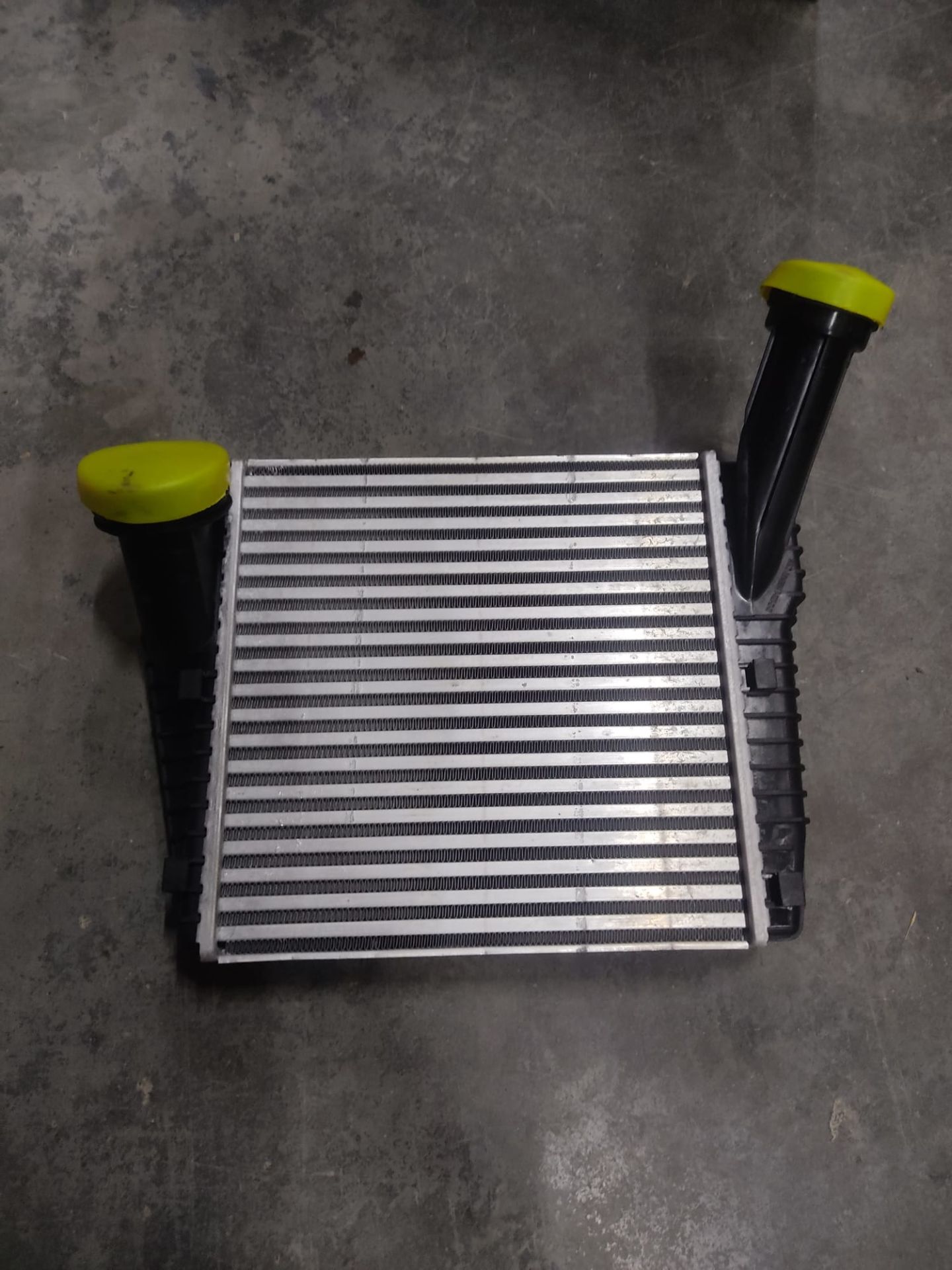 Turbo Radyatoru (Intercooler) 286X292x50 Vw Touar 7L6145804A