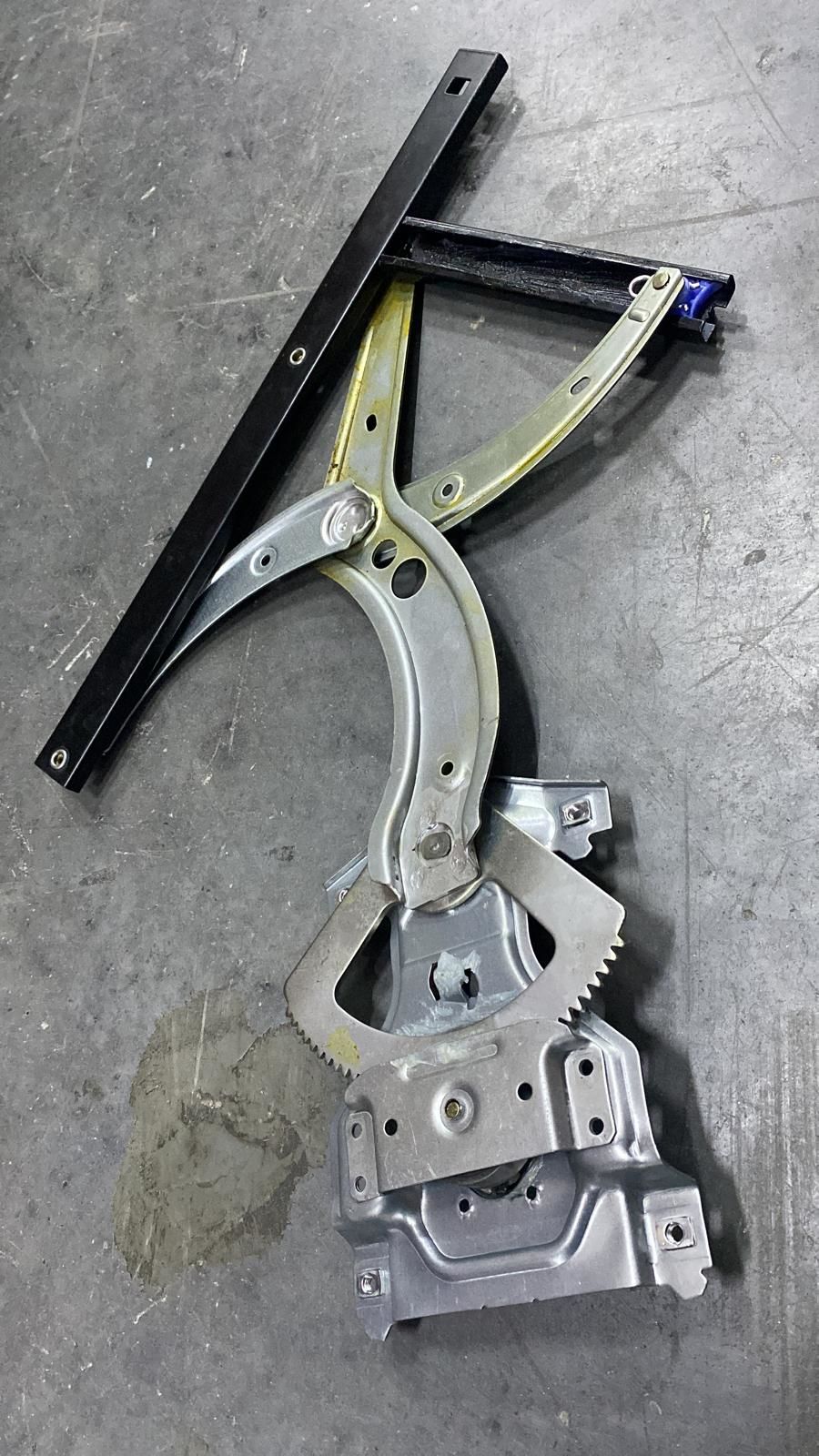 Cam Mekanızması On Sag Saclı Vw Passat 88-97 3A0837402B