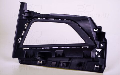 Tampon Izgarası Sağ VW Polo 2018-2021 2G0853666G9B9